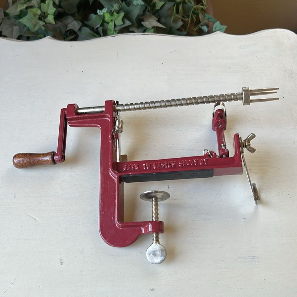 Red Apple Peeler with Wooden Handle Back to Basics - Picture 5 of 5